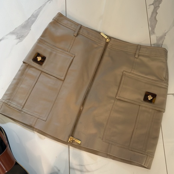 Cute Michael Kors, summer mini skirt taupe colour size 8 with shark lock pockets - Picture 12 of 13